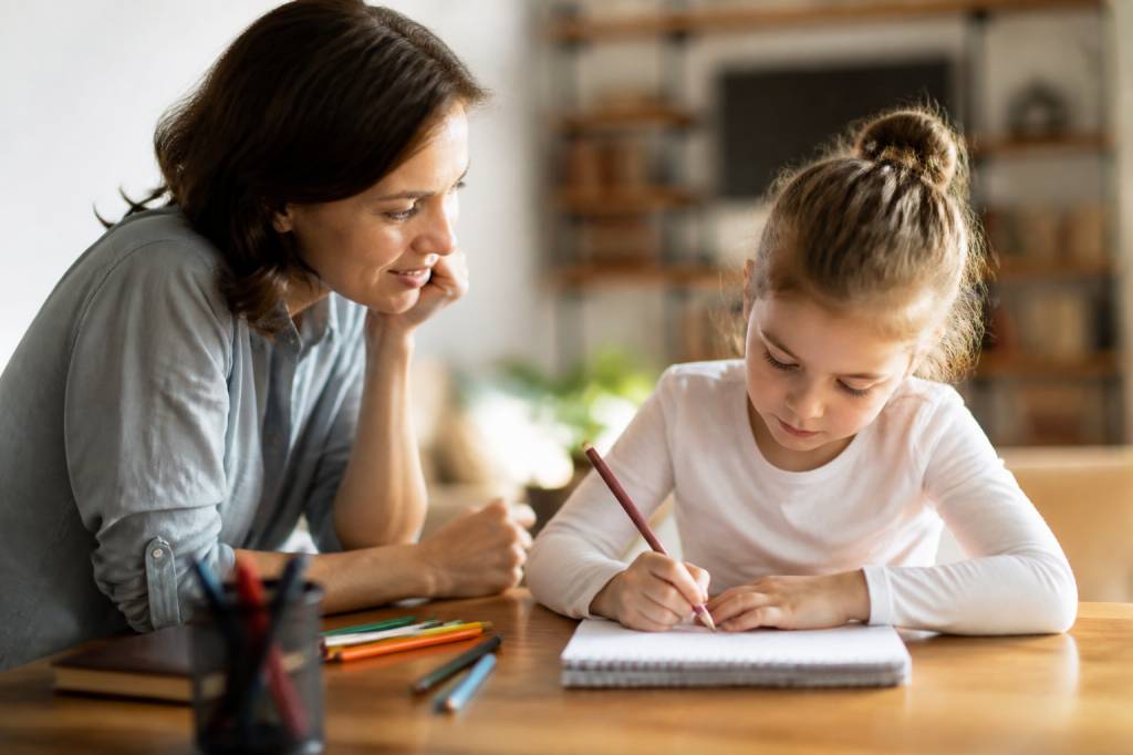 Comment apprendre aux enfants à mieux gérer leur attention : méthodes adaptées à chaque âge
